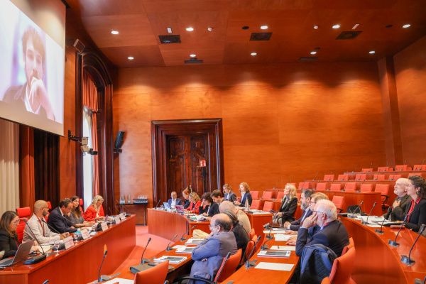 Presentació de l'informe elaborat pels investigadors de la UPF per encàrrec del CAPCIT (Font de la imatge: Parlament de Catalunya).

