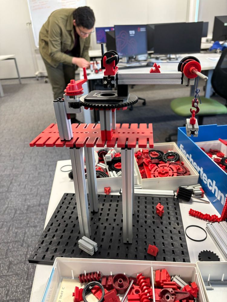 A mechanism built from a construction parts
