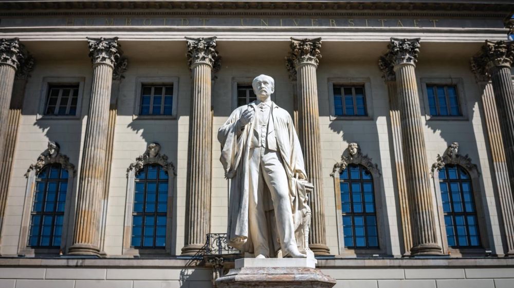 Nach Vorwürfen sexualisierter Gewalt: Berliner Humboldt-Universität suspendiert Professor