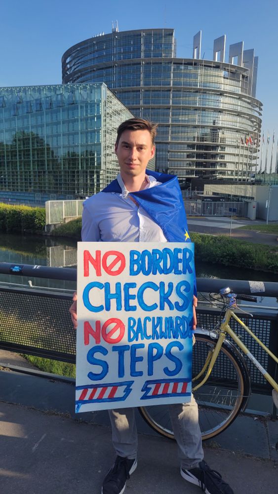 Demonstration für offene Grenzen vor dem Europaparlament 