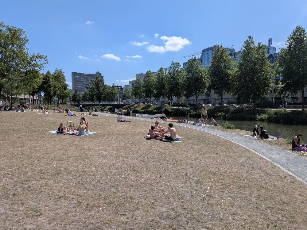 Canal and park in Utrecht, which replaced a motorway built in the 1960s