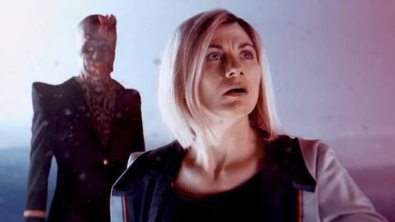 Jodie Whittaker as the Doctor, with... I've forgotten the actor's name (sorry), as Swarm, who looks like a thin, jewel-encrusted cliff-face in a suit. 
From Flux (2021)