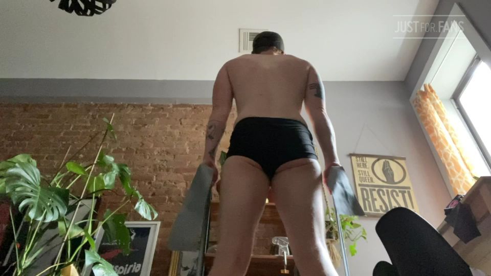 A new JFF superfan is enjoying my 457 videos, 1396 photos, with 6356 likes. See ALL my content at: justfor.fans/StevieTrixx?Source=NewFanBlueSky