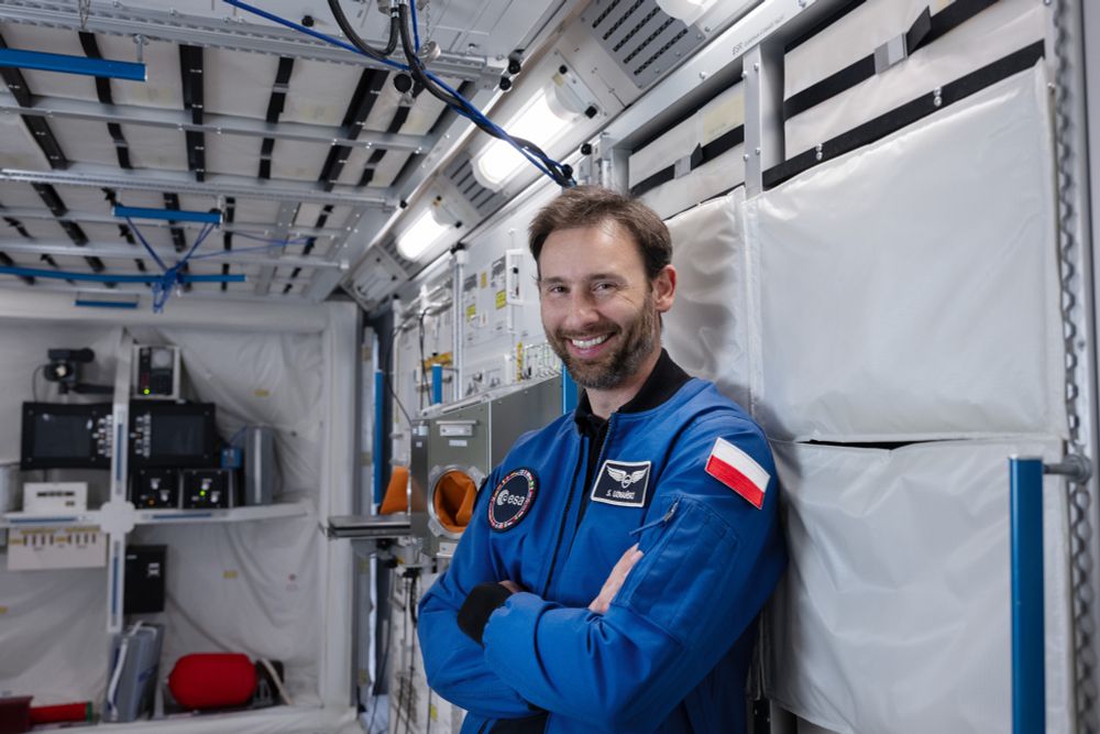 Portrait of ESA Project Astronaut - Sławosz Uznański-Wiśniewski, taken in the Columbus mock-up at the European Astronaut Centre.
Credits: ESA