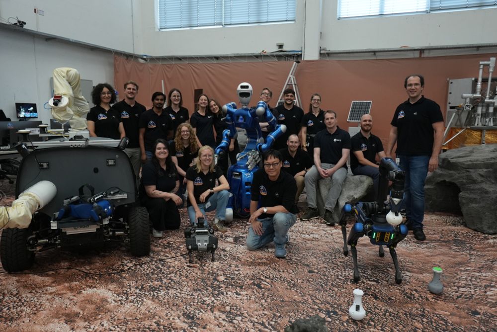 Joint ESA/DLR Surface Avatar team with the four robots.
Credit: ESA-F. Malavasi