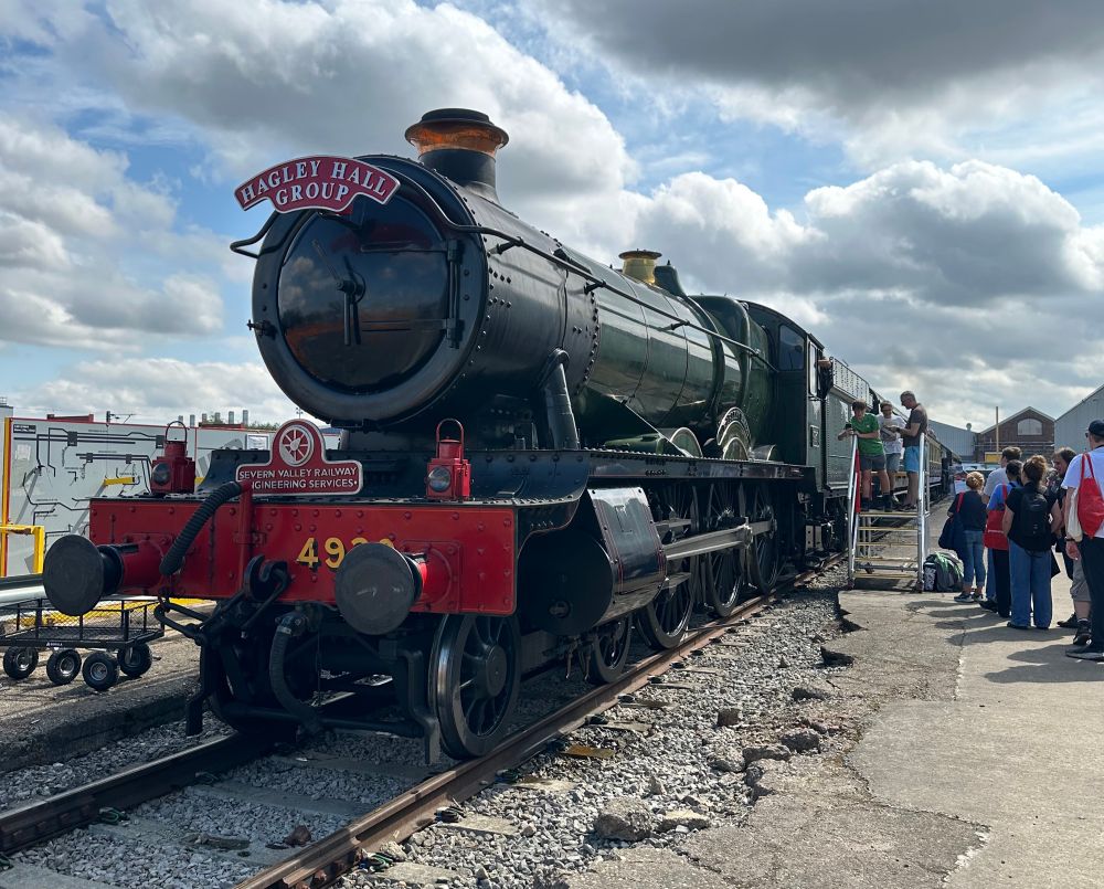 GWR steam locomotive 4930 HagleyHall