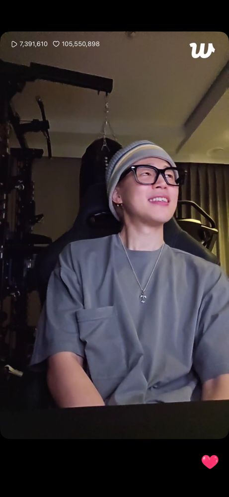 Jimin smiling on his birthday live 