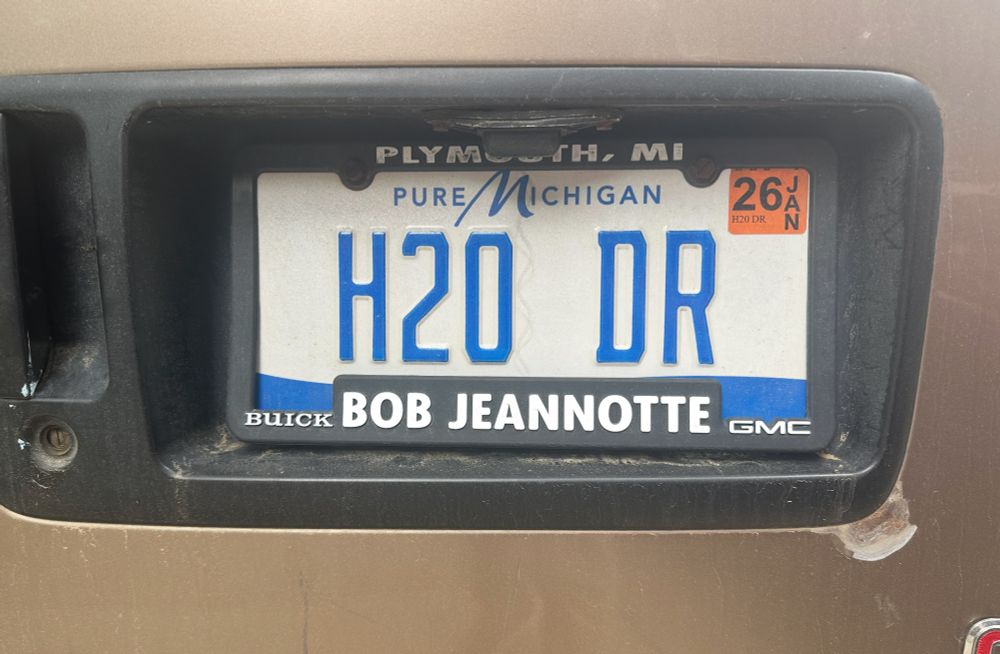 Michigan license plate that reads H2O DR