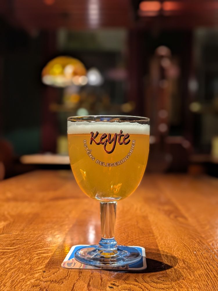 A glass of keyte triple on the table in cafe Botteltje in ostend