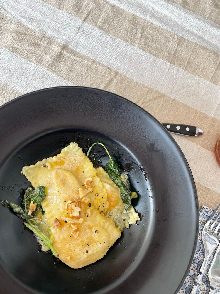 Kürbisravioli in Salbeibutter
