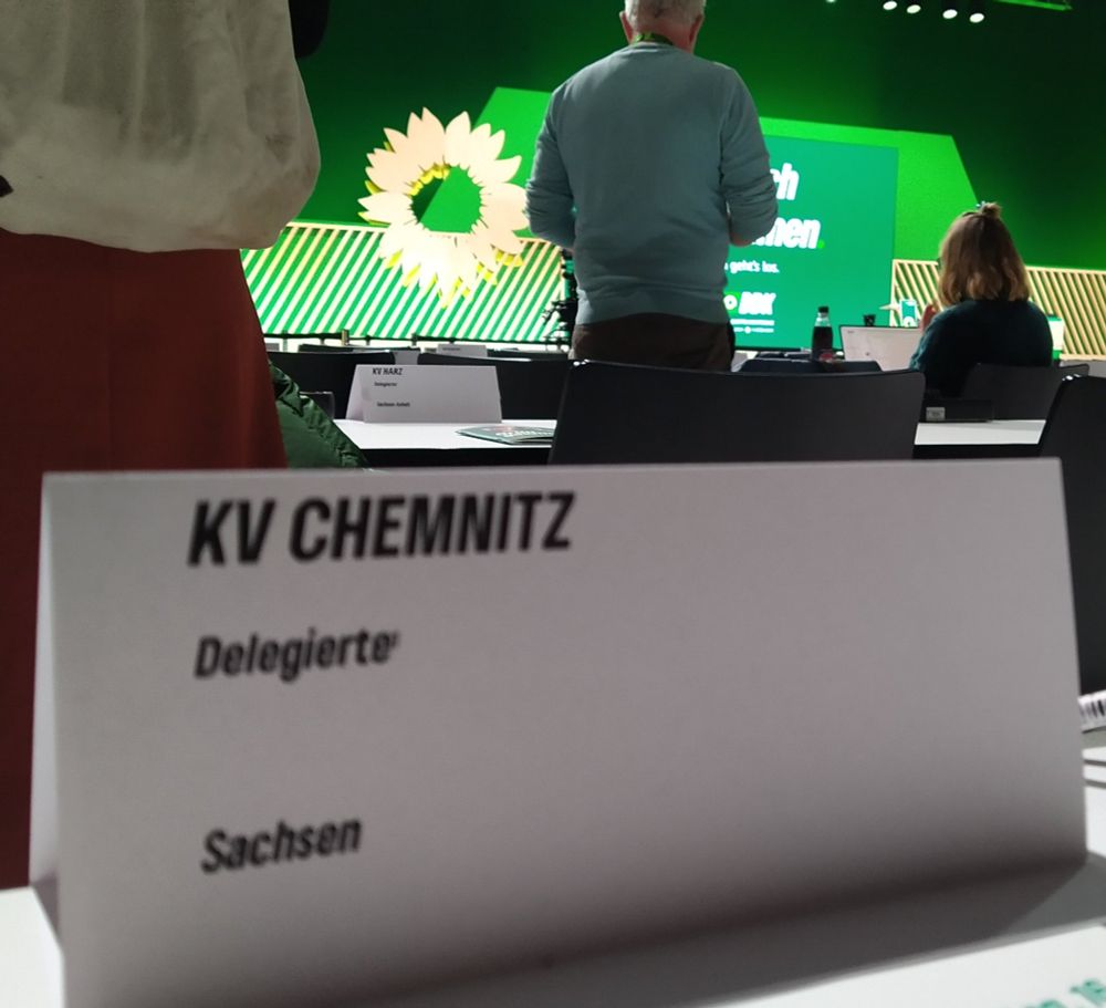 Bild vom KV Chemnitz Schild auf dem grünen Parteitag