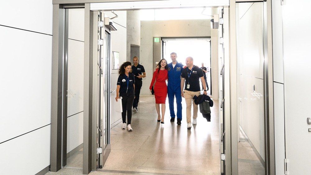 ESA project astronaut Sławosz Uznański-Wiśniewski enters DLR's :envihab