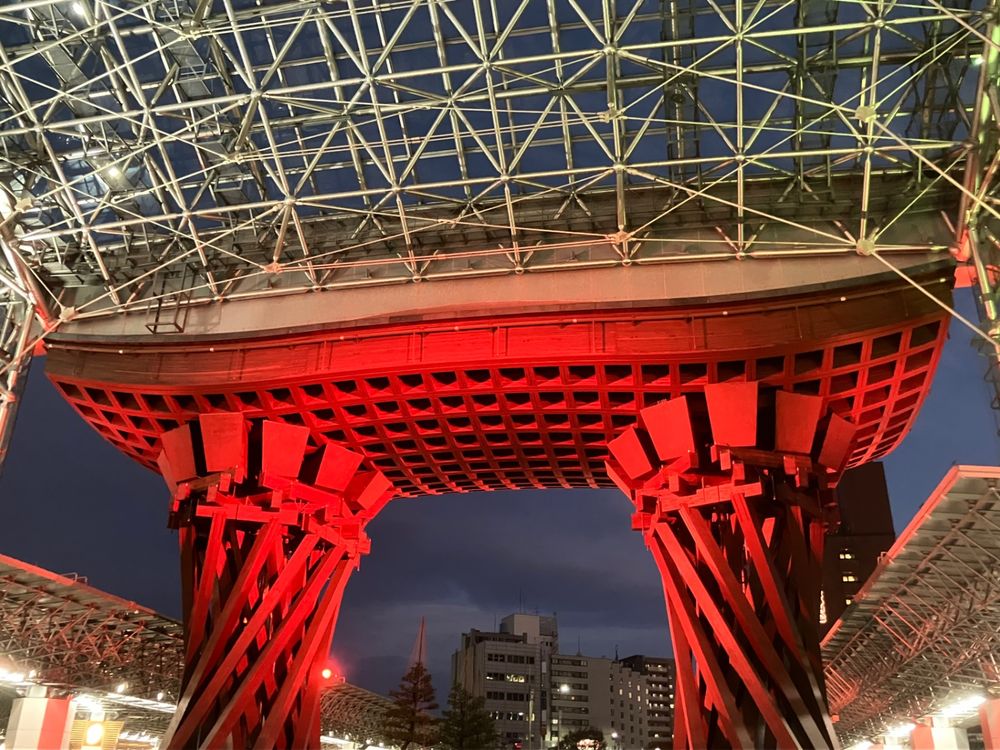 鼓門ライトアップ（赤）