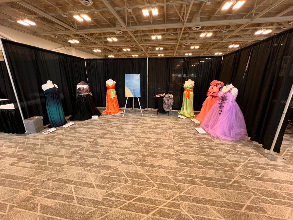 Five gowns worn by Seanan McGuire to past Hugo Award ceremonies, each more fabulous than the last. One of Mira Grant’s is also here for some reason. 