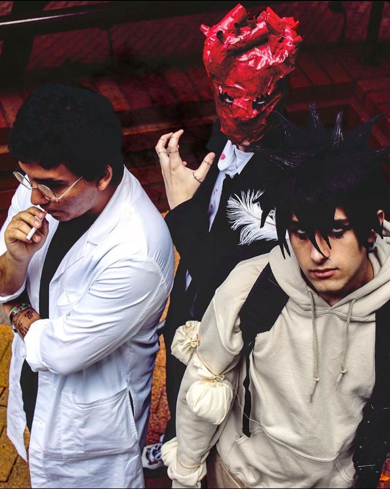 Dom Gold cosplaying as Dokuga from Dorohedoro with Katsukabe and Shin 