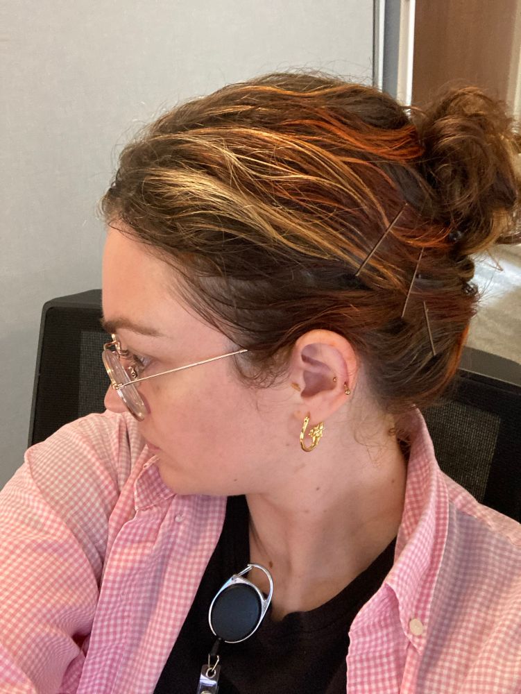 put more orange streaks in my hair :3