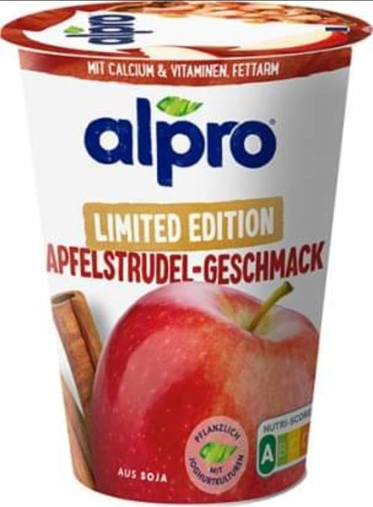 Zu sehen ist ein Becher "Alpro Joghurt" mit Apfelstrudel Geschmack.