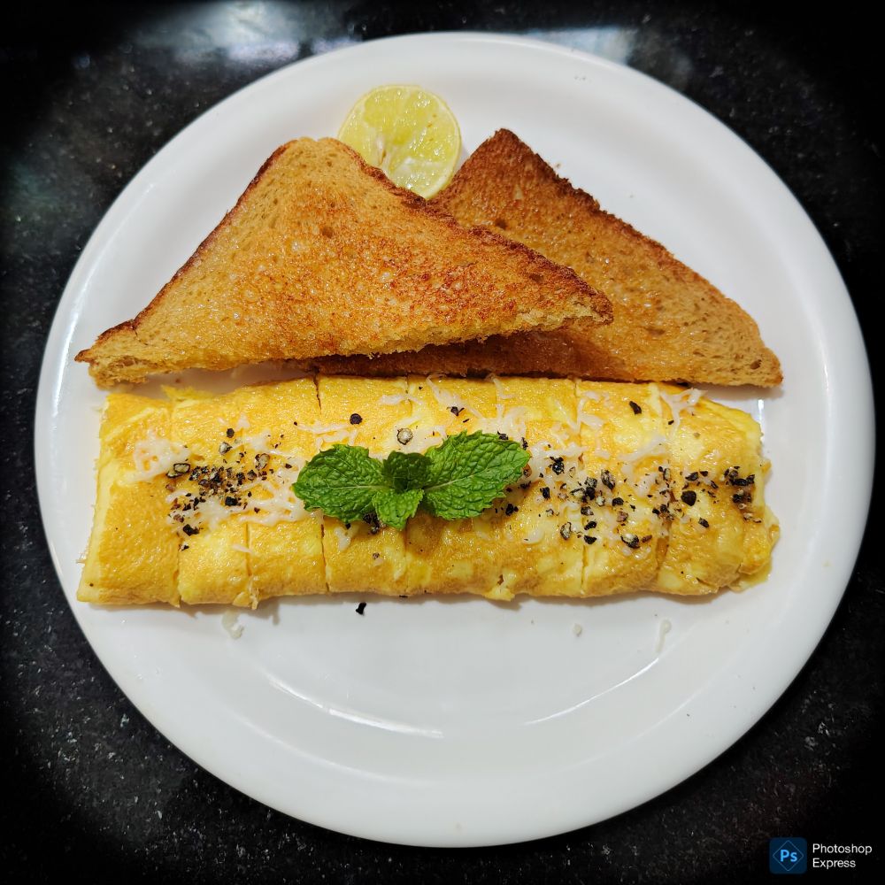 Egg omelette roll &  Butter toast