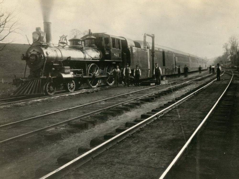 The major mistake they made seemed to be just using regular locomotives on the point and not streamlining the engine, so it was still a brick through the air otherwise. 