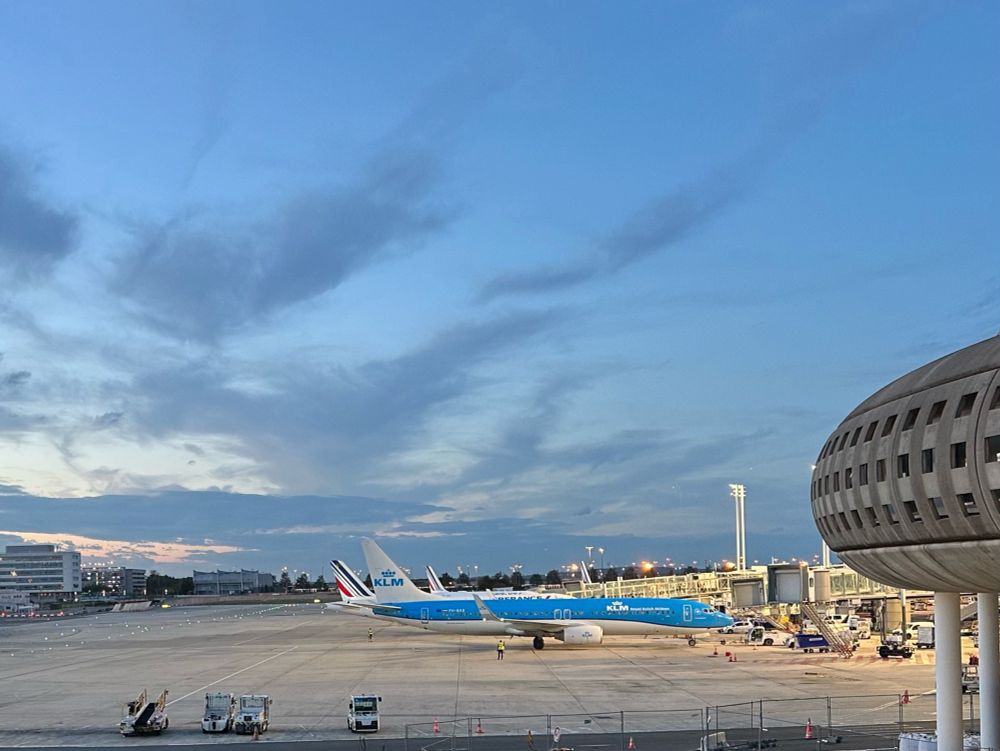 planes in CDG Paris Airport