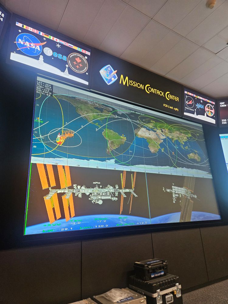 Big Display of the International Space Station 3D graphic and world map with ground track.  Includes Santa's trajectory over the southern Pacific Ocean.  