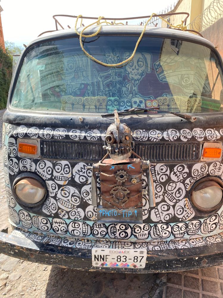 I came across some excellent autos- this steampunk van was my favourite!