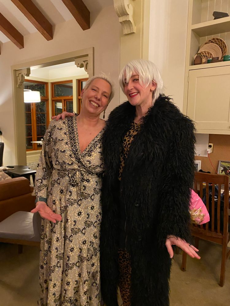Erin and Dhana- looking fabulous 