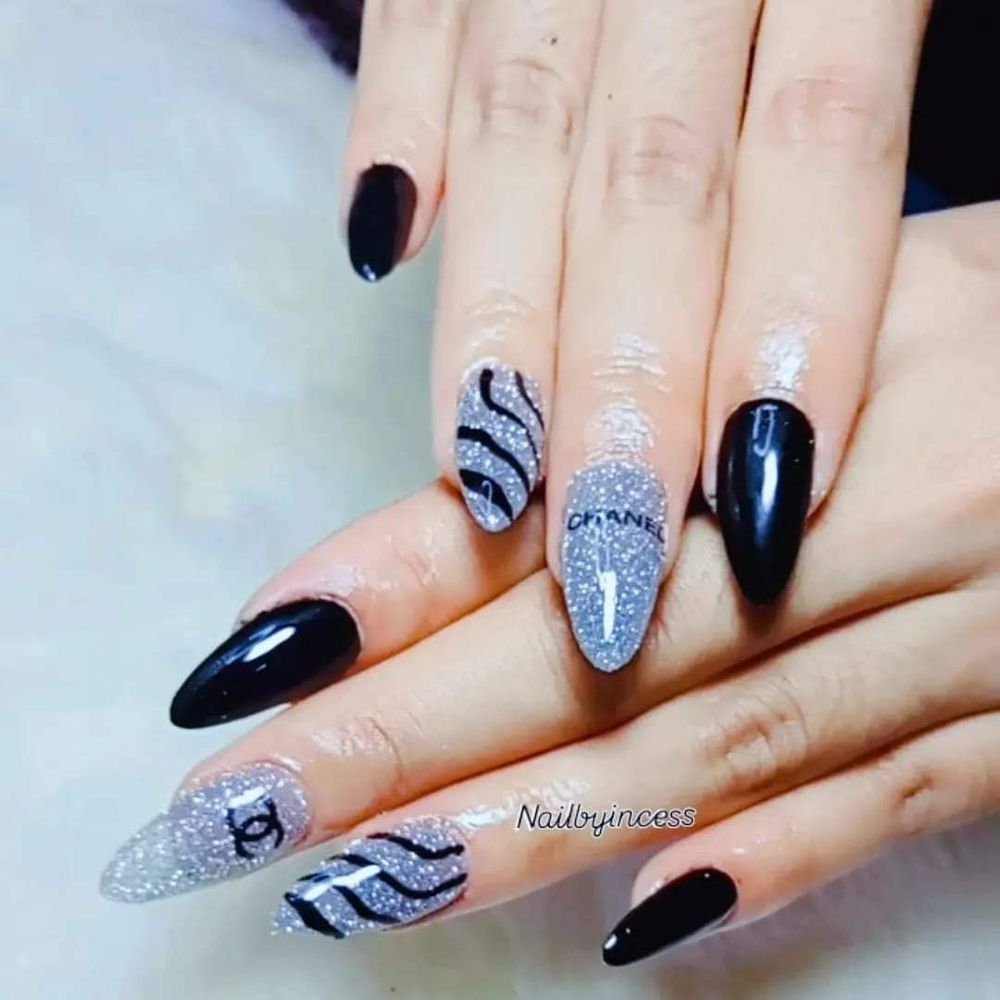 Gradient ombre nails create a seamless, color-blocked effect.