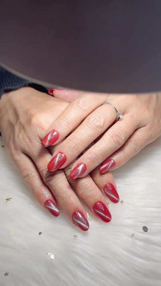 Stunning Red Ombre: A Classic Nail Art Style