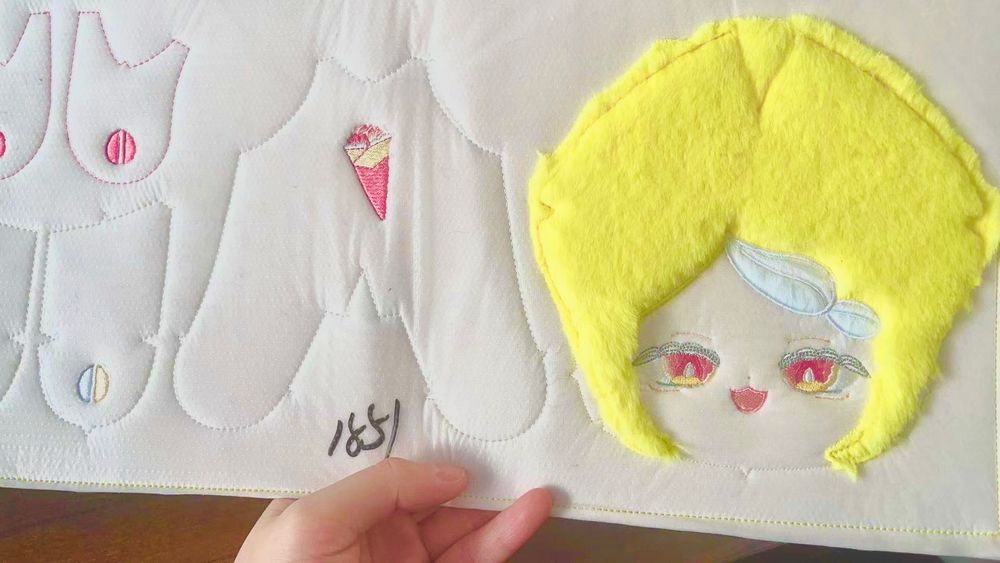 クレープモチーフのぬいぐるみの面皮