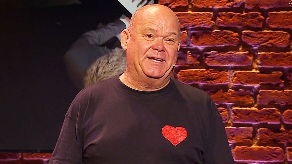 Paul de Leeuw hard afgekraakt om cabaretshow: ‘Hij is over the hill’