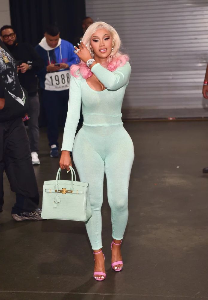 Happy Birthday Cardi ❤️❤️Enjoy Your Day Girl 
#CardiDay #HappyBirthday #BirthdayGirl