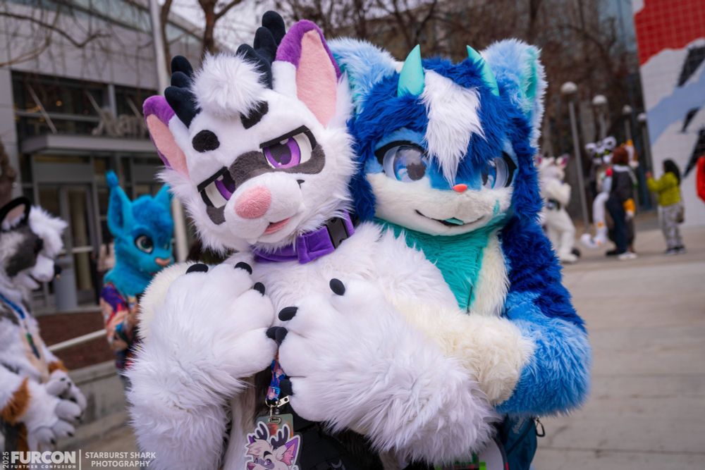 Me with a bunch of other fursuits!