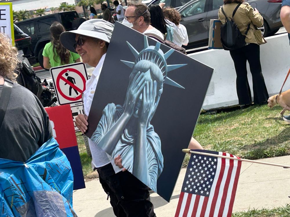 No Kings protest poster. Ashamed Statue of Liberty crying.