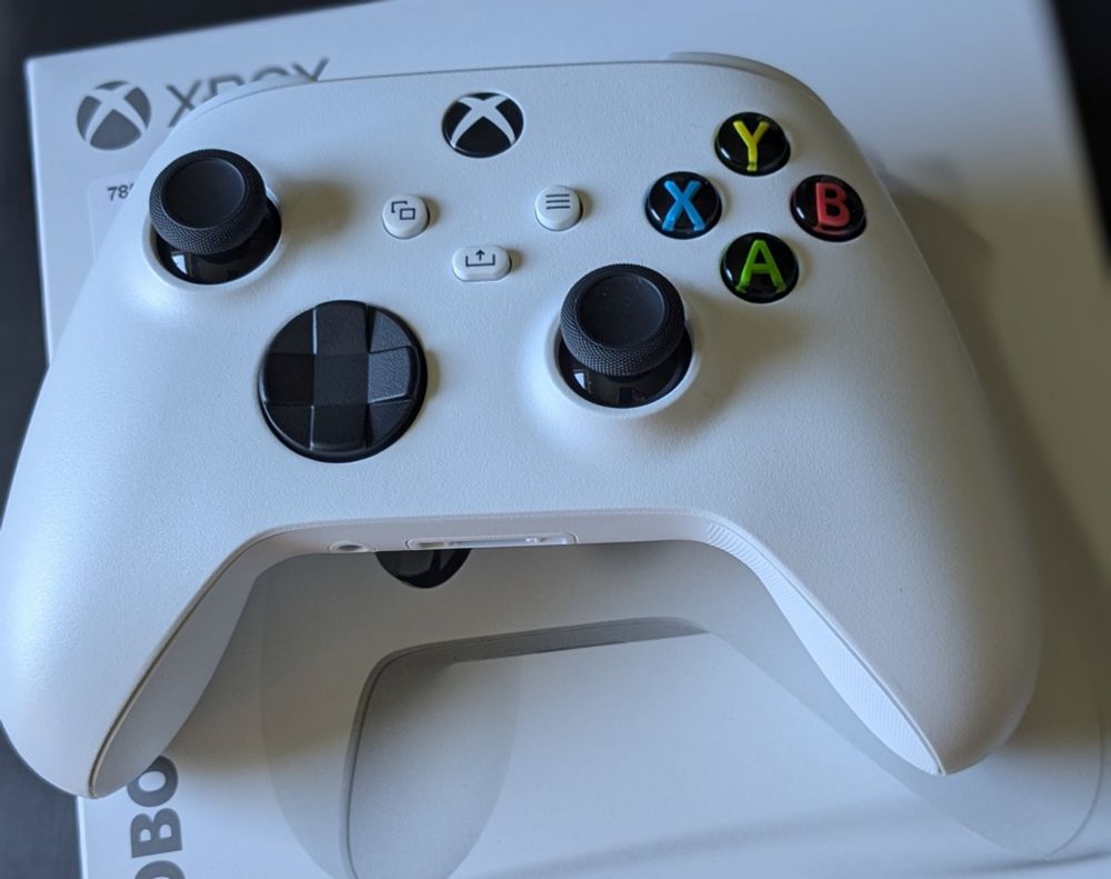 White Xbox controller