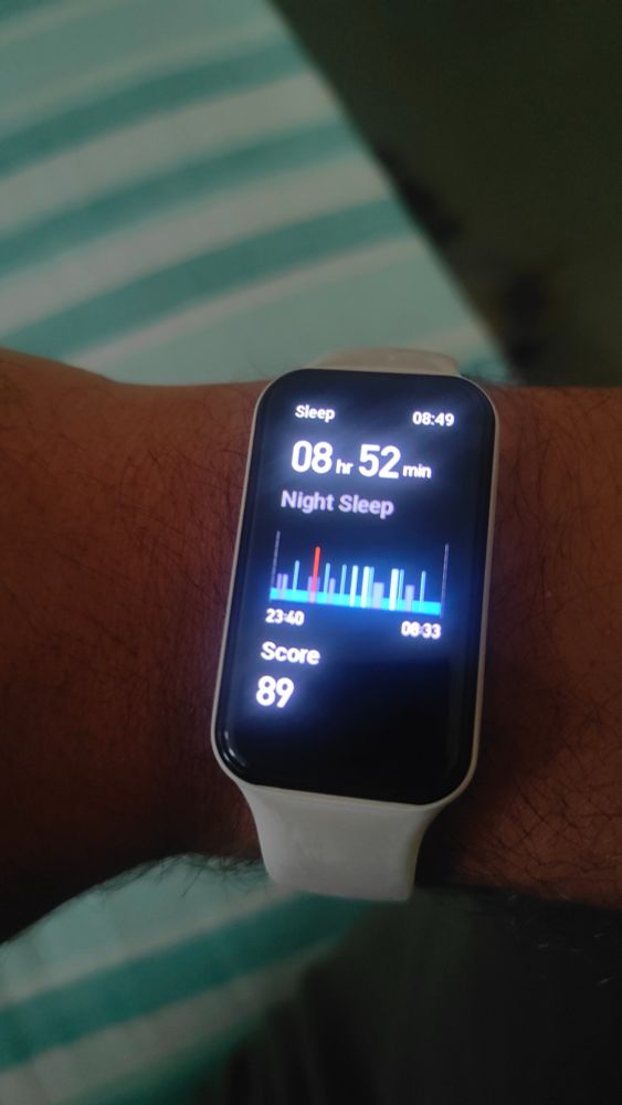 Health watch showing sleep time of 8 hours and 52 min with a sleep score of 89