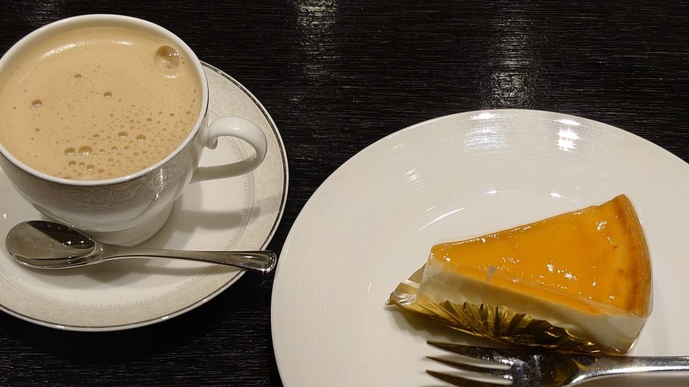 チーズケーキとカフェオレ