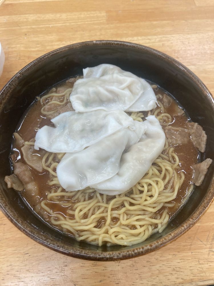 せみ餃子水餃子と徳島ラーメンセット。これを喫食した後、すぐに仮眠をとった。