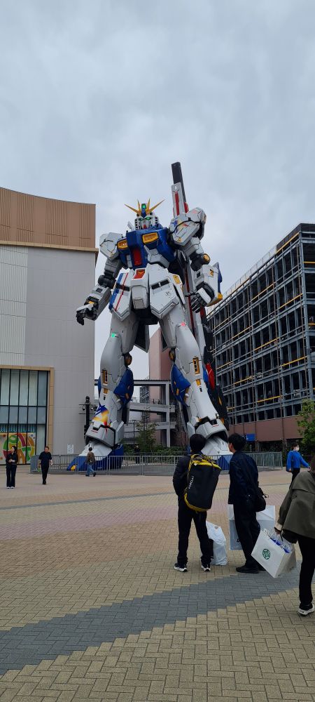 Statue of Nu Gundam FF at Lalaport , Fukuoka