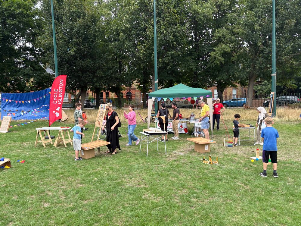 Cycle Islington stall at Wray Crescent festival 
