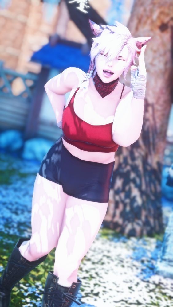 A FFXIV screenshot of a Miqo'te with pink hair. They are smiling.