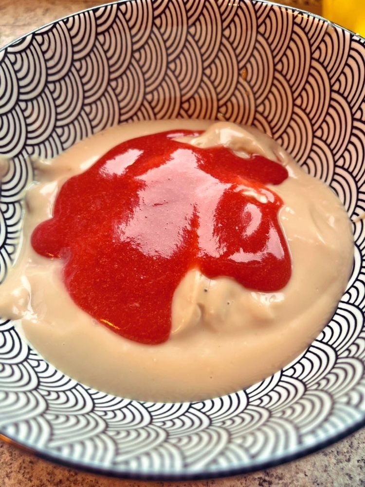 Karamellpudding mit Erdbeersoße