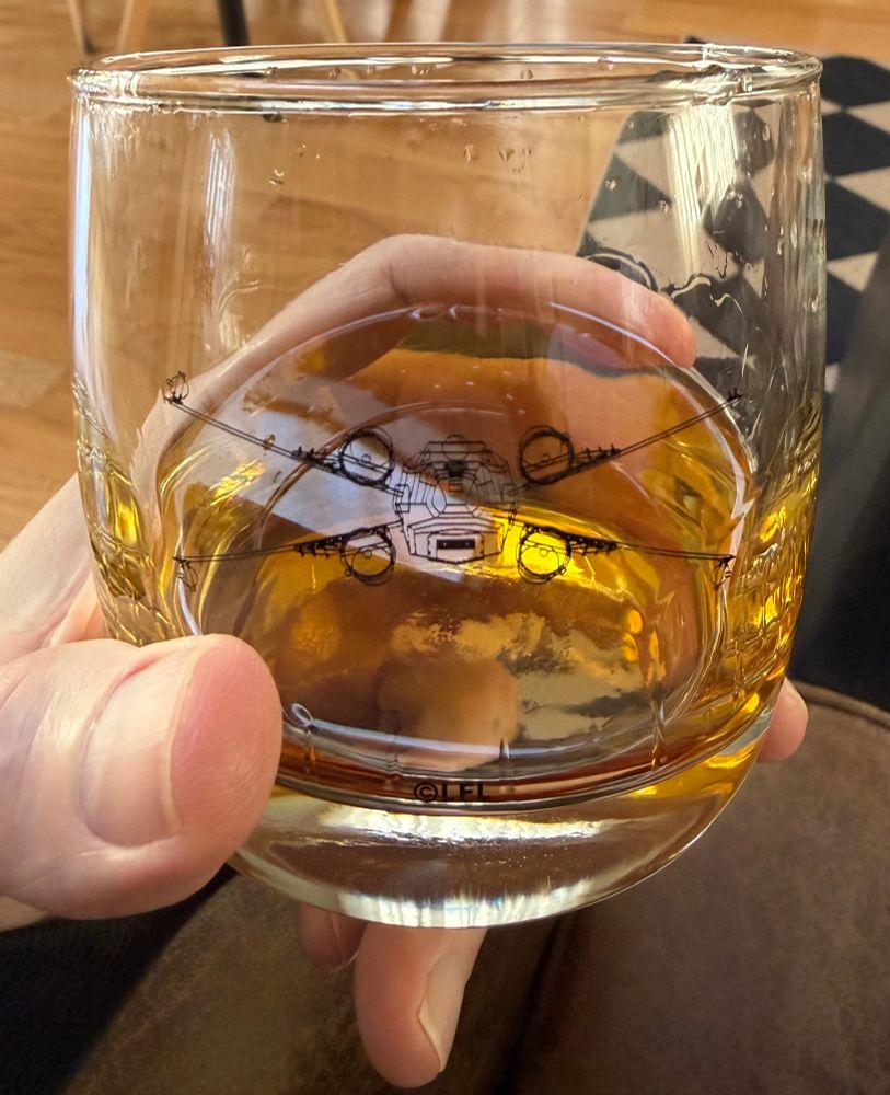 Lagavulin 16 in a Star Wars glass 