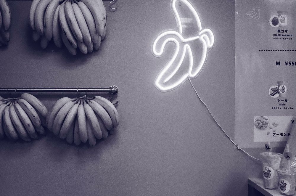 バナナジュース専門店のディスプレイ
ILFORD DELTA3200
CanonL1
Serenar50mm F1.8