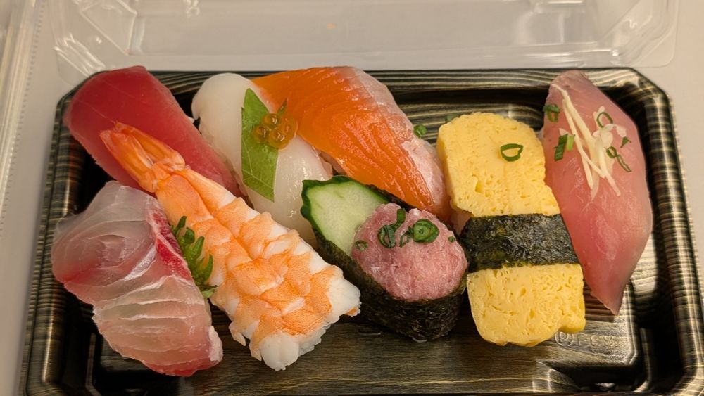 お寿司盛り合わせ🍣