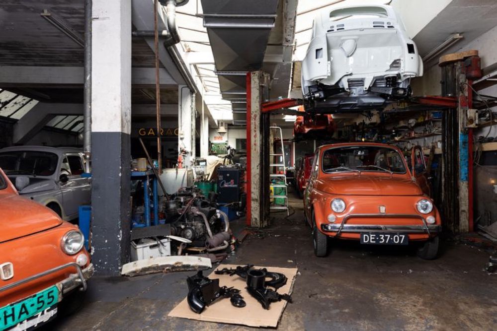 Opinie: ‘Laat niet alle autogarages, loodgieters en schoonmakers verkassen naar de buitenwijken’