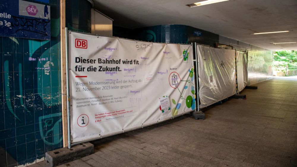 Kaputter Aufzug in Baldham: Protest gegen die Bahn