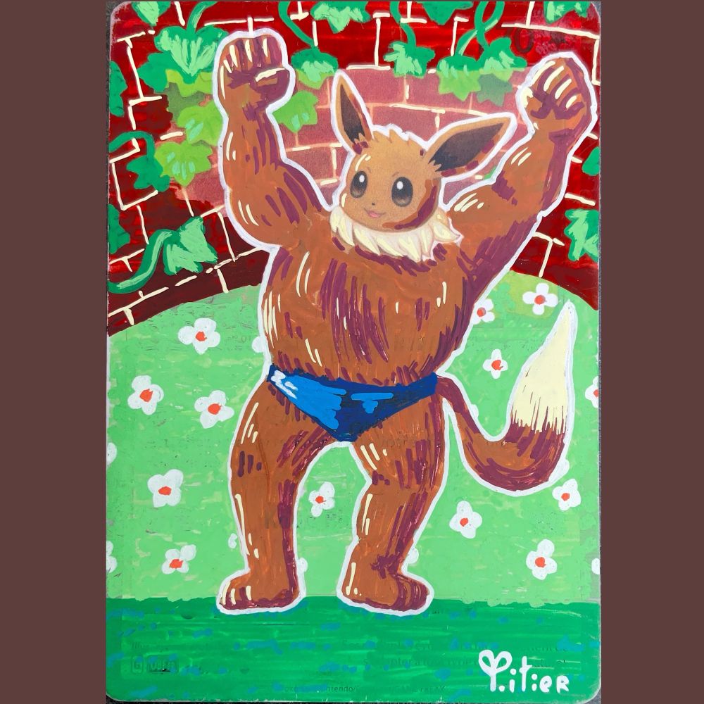 Un évoli bodybuildé avec un slip bleu. Il flexe sur un parterre de fleur blanche. Derrière un mur de briques rouges recouvert de lierres.