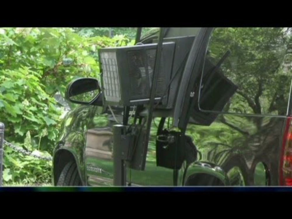 Mayor Bloomberg attaches home AC unit to car