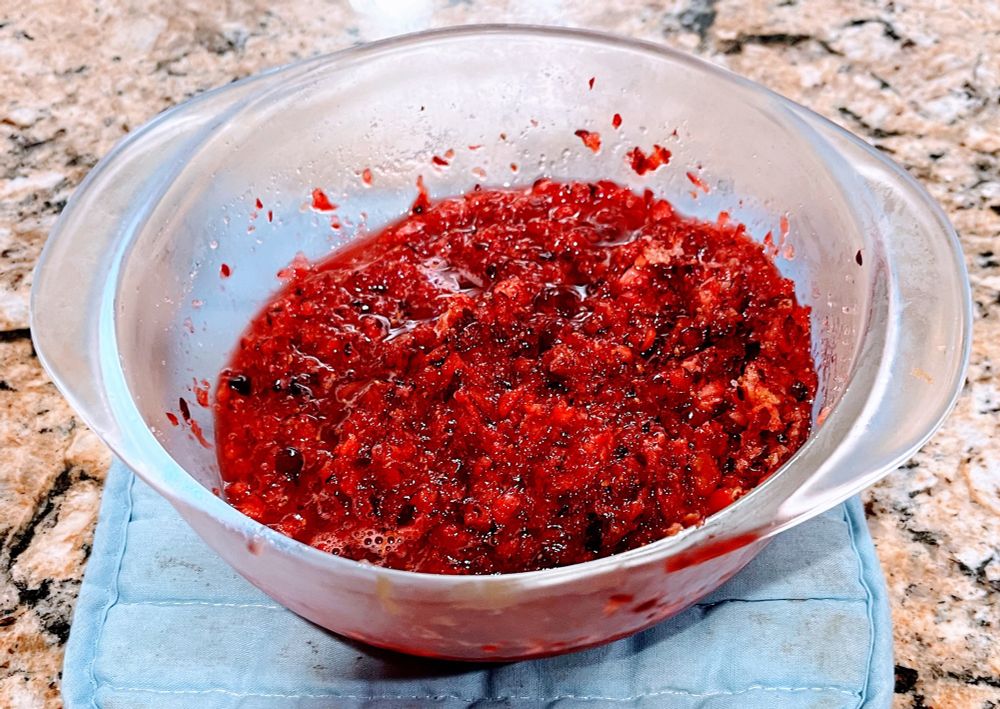 Cranberry-tangerine relish, ready to macerate 